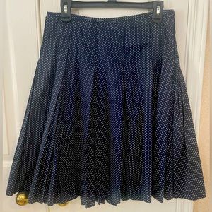 Tommy Hilfiger Sz 4; Navy Pleated Skirt with White Polka Dots. Own/Never Worn.